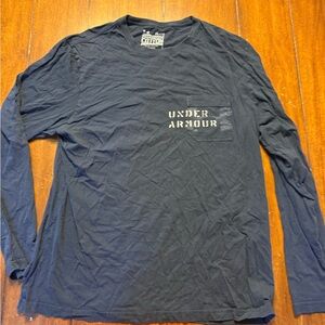 Under Armour Men's navy Long Sleeve Tee